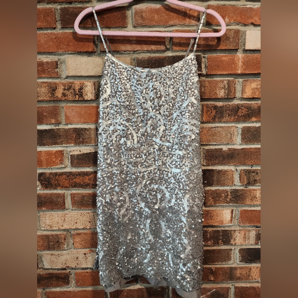 BCBGMAXAZRIA Gray Sheath Dress with Silver Sequin Size 2